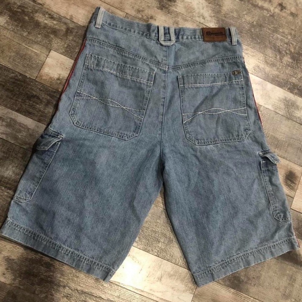 JNCO Blue Denim Cargo Shorts with Red Details - Picture 4 of 4